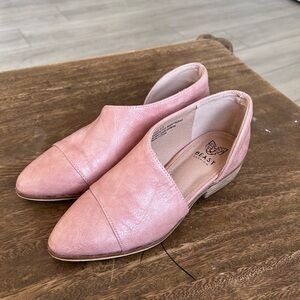 BEAST FASHION Pink Women’s 5.5 Faux Leather Pointed Toe Slip-On Flats